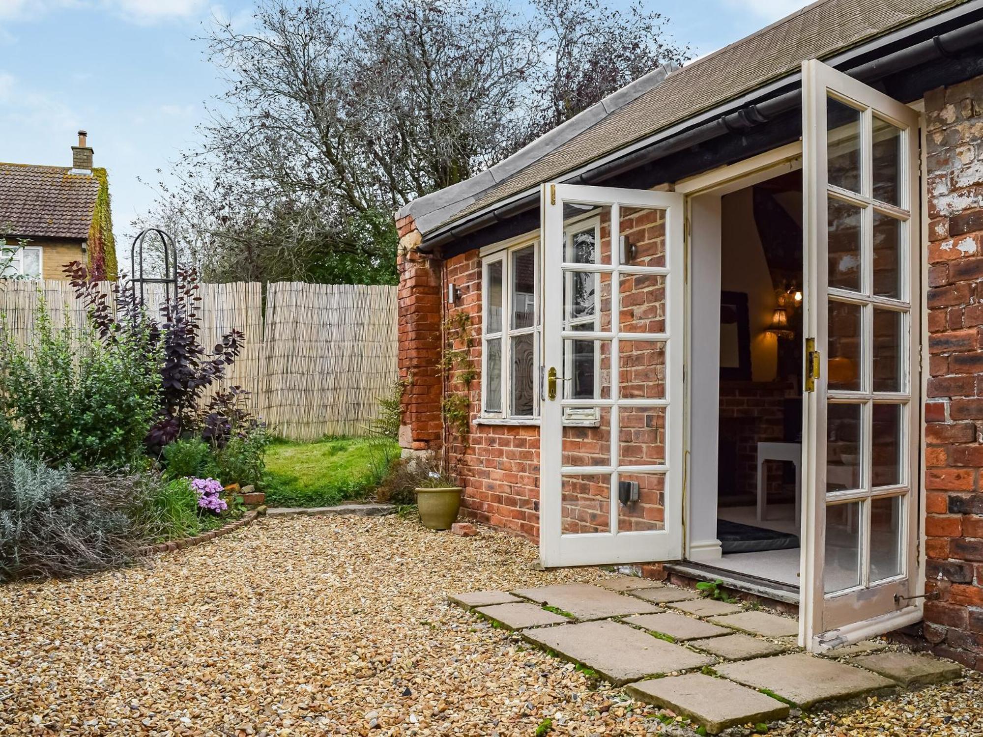 Вилла The Stables Waltham on the Wolds Экстерьер фото